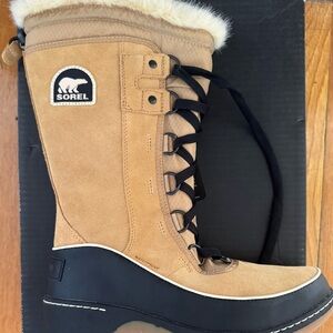 Sorel Women's Black and Tan Winter Boots